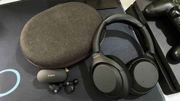 WF-1000XM4 Sony headphones 